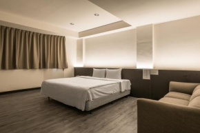 Отель Lotus Yuan Business Hotel  Чунгли